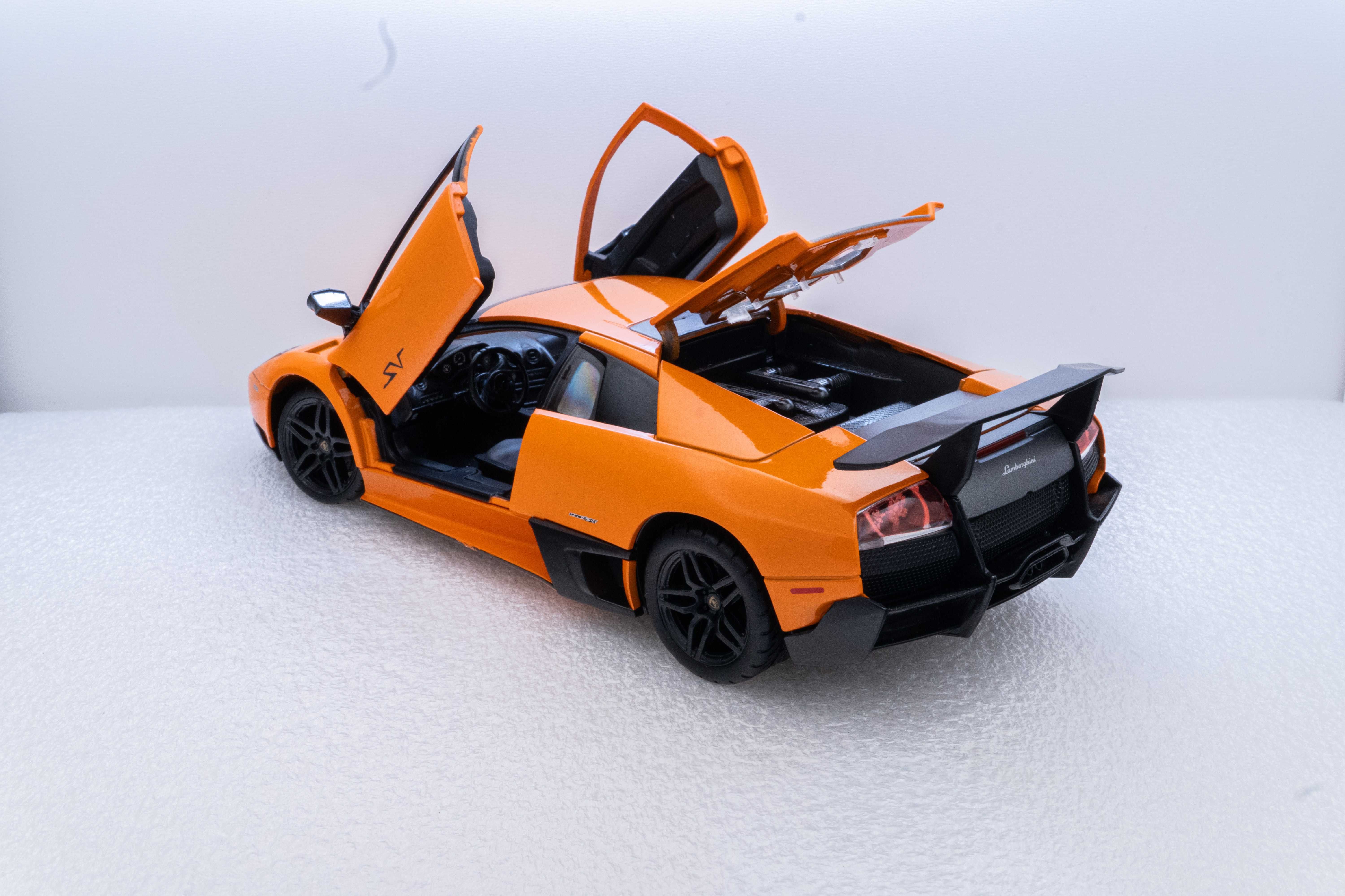 Model Lamborghini Murcielago LP 670–4 SuperVeloce Arancio Atlas