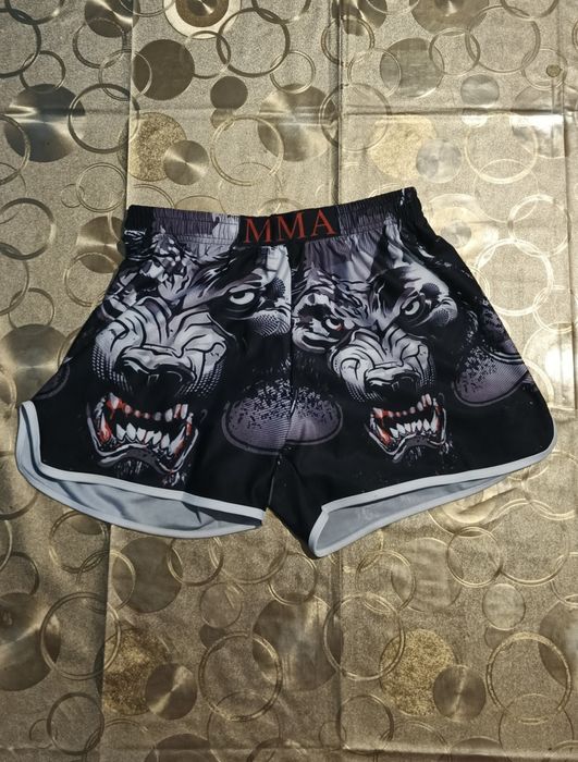 Футболка,рашгард,шорты,штаны.