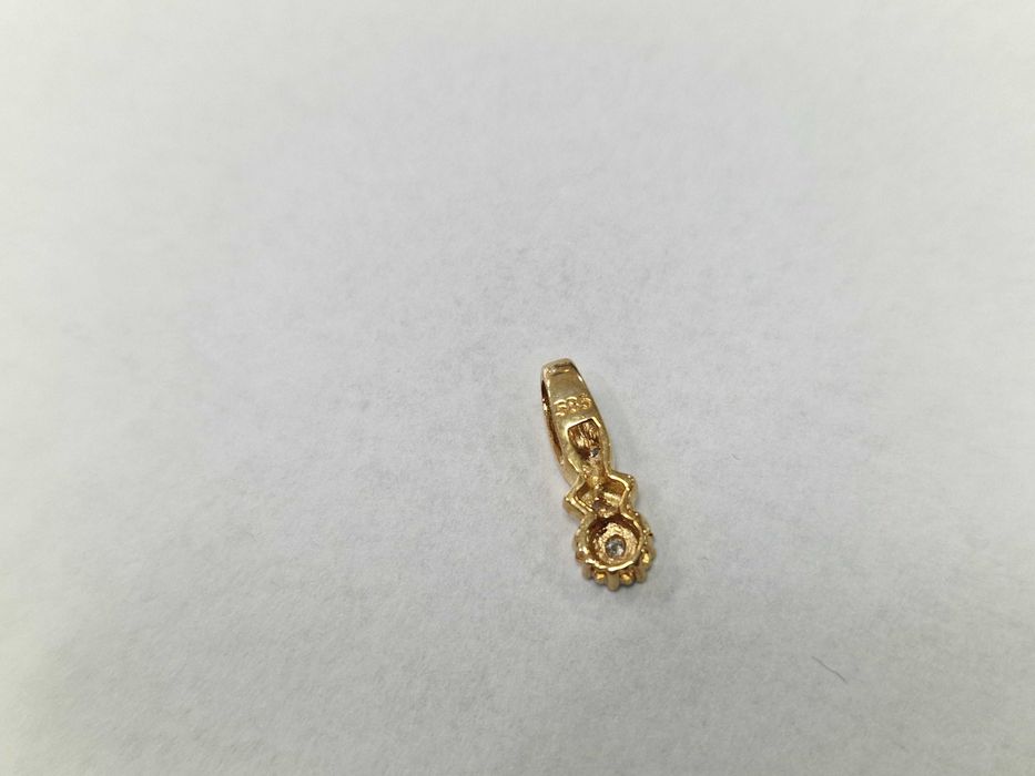 Złoty wisiorek/ 585/ 0.52 gram/ Apart/ 3x DIA/ delikatny/ Certyfikat