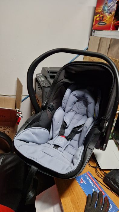 Fotelik nosidełko dla niemowląt 0-13 kg Kiddy Evoluna I-size 2 z bazą
