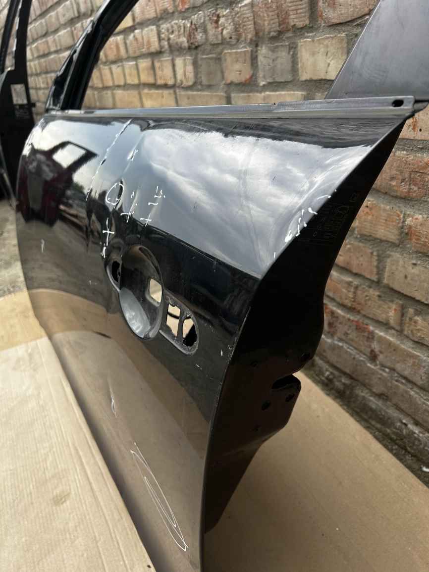 Renault (RVI) Megane 3 09-16 universal двері перед L дефект DR1430 801