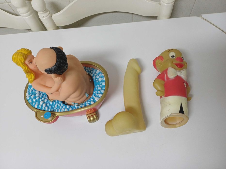 Bonecos de borracha antigos década de 1970 2 unidades