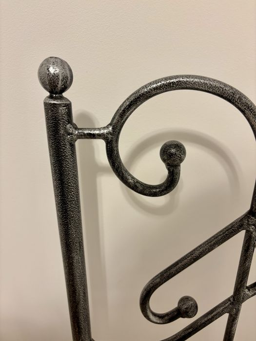 Łóżko metalowe zdobione 140x200