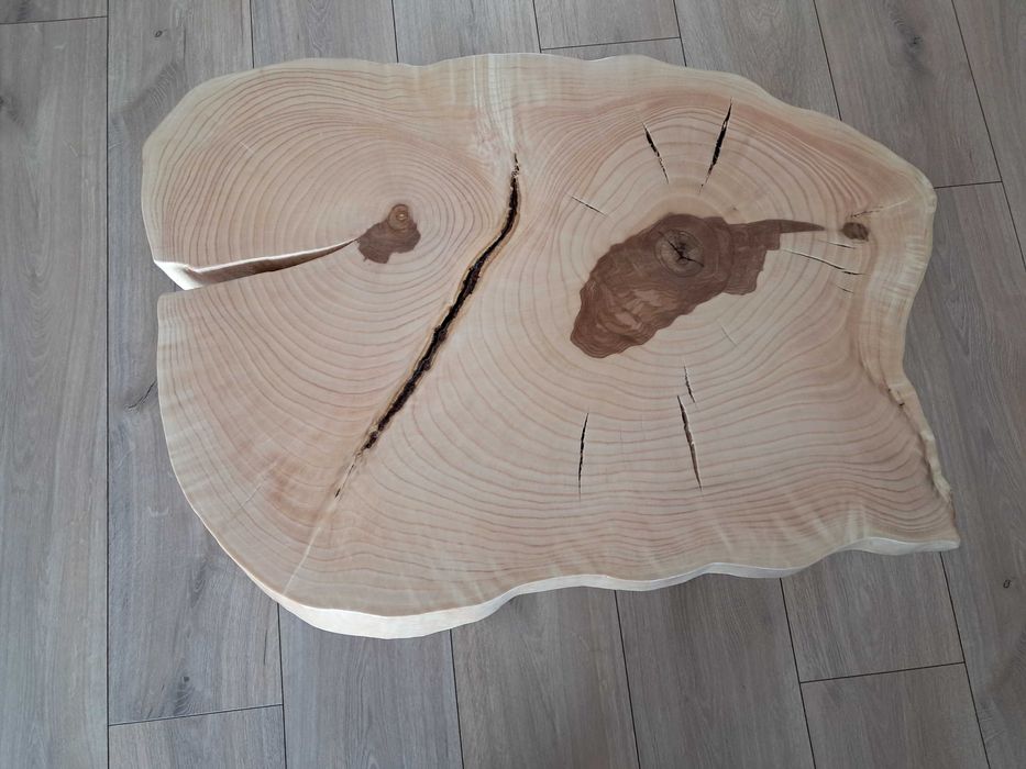 Stolik kawowy z plastra jesionowego ręcznie robiony