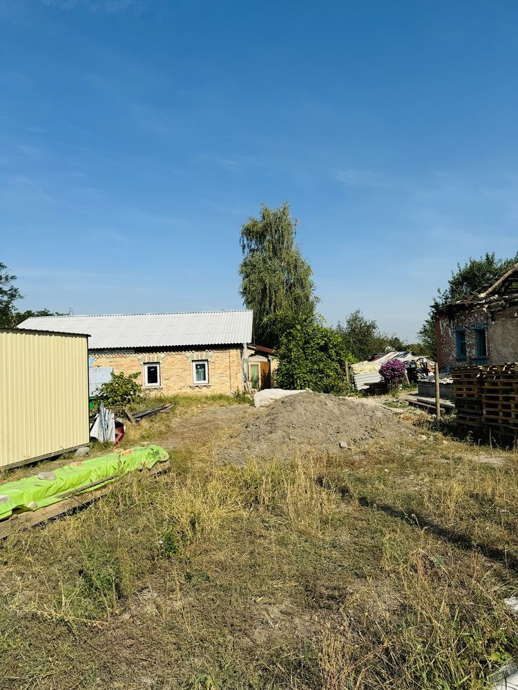 Продаж 1/2будинку  з земельною ділянкою у Гатному