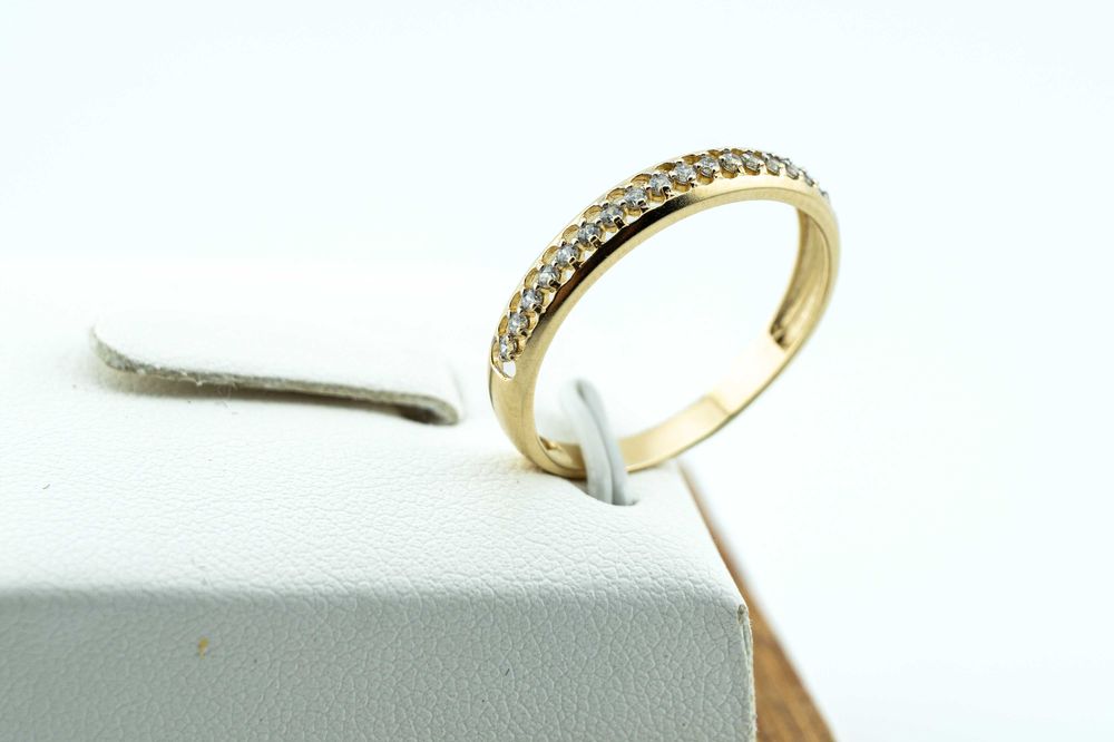 ZB546 cudowny złoty pierścionek obrączka z drobnymi cyrkoniami pr 333