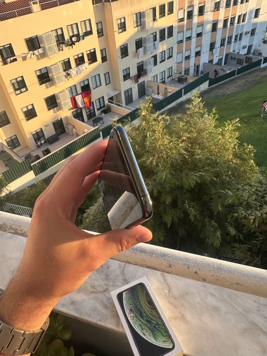 iPhone XS 64gb preto com caixa