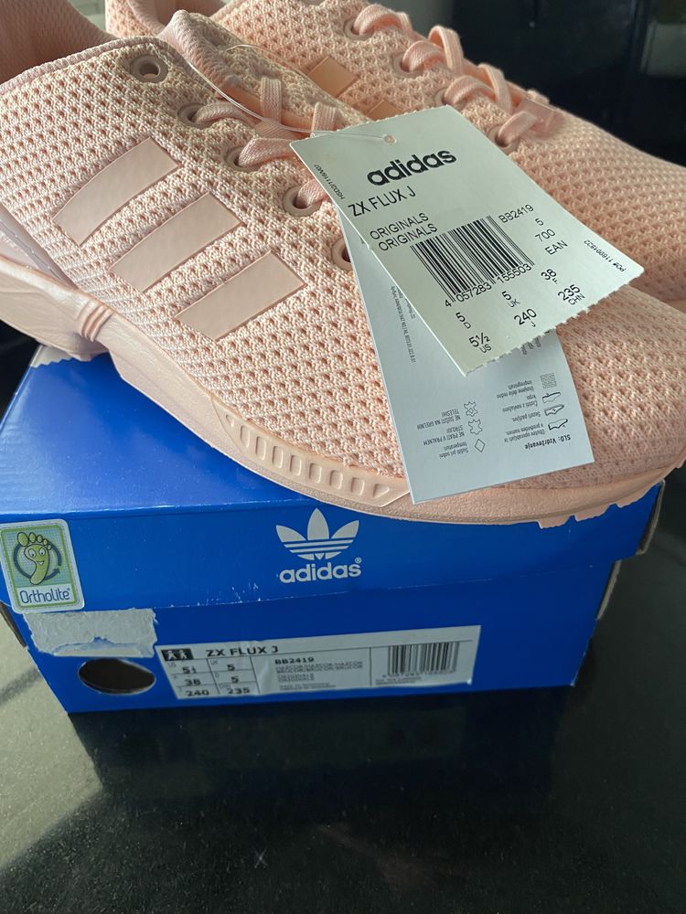 Tenis Adidas novos zX Flux com etiqueta