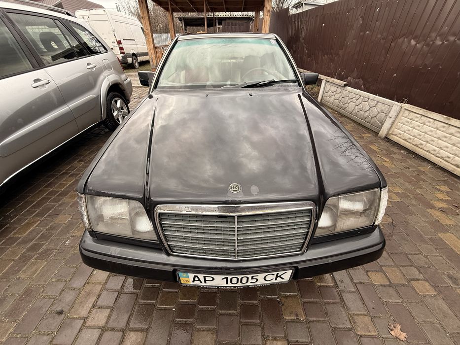 Mercedes 124 cupe blak