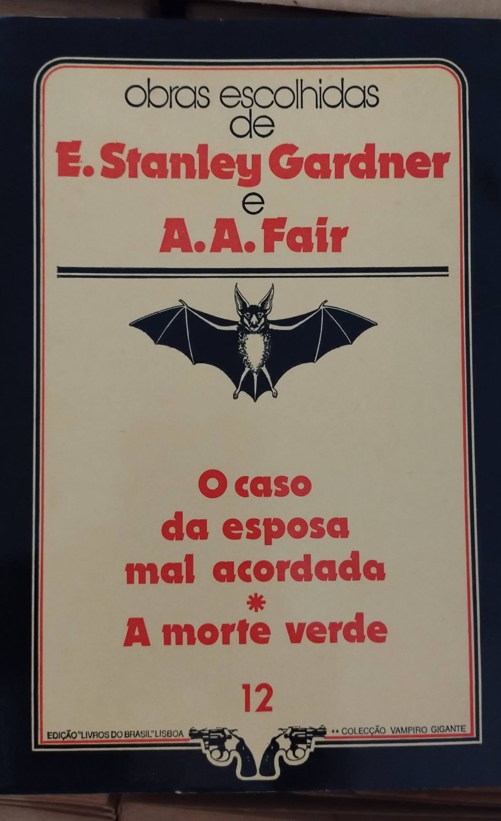 35 livros da coleção Vampiro Gigante de E. Stanley Gardner e A. A. Fai