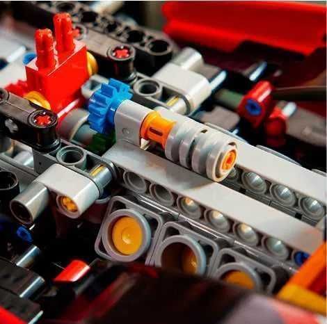 Конструктор Ferrari F1, 1361 деталей, маштаб 1:8 схожий на Lego
