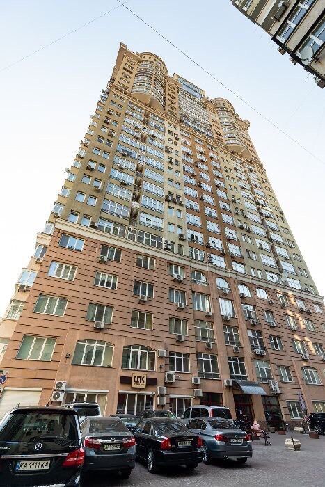 в Botanic Towers посуточно c парковкой (N174)-23-555.biz.ua