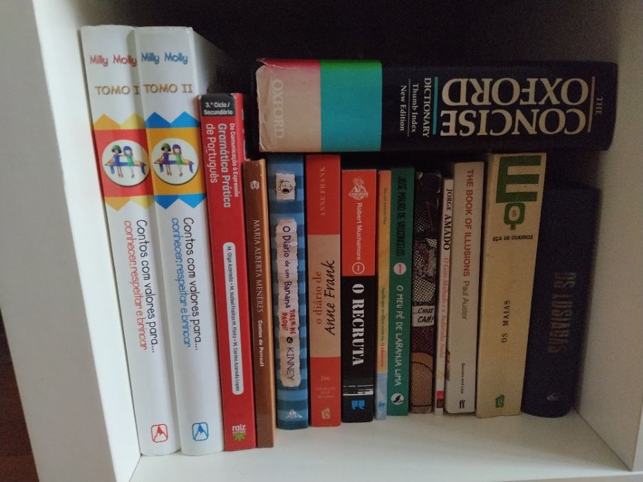 Variedade De Livros