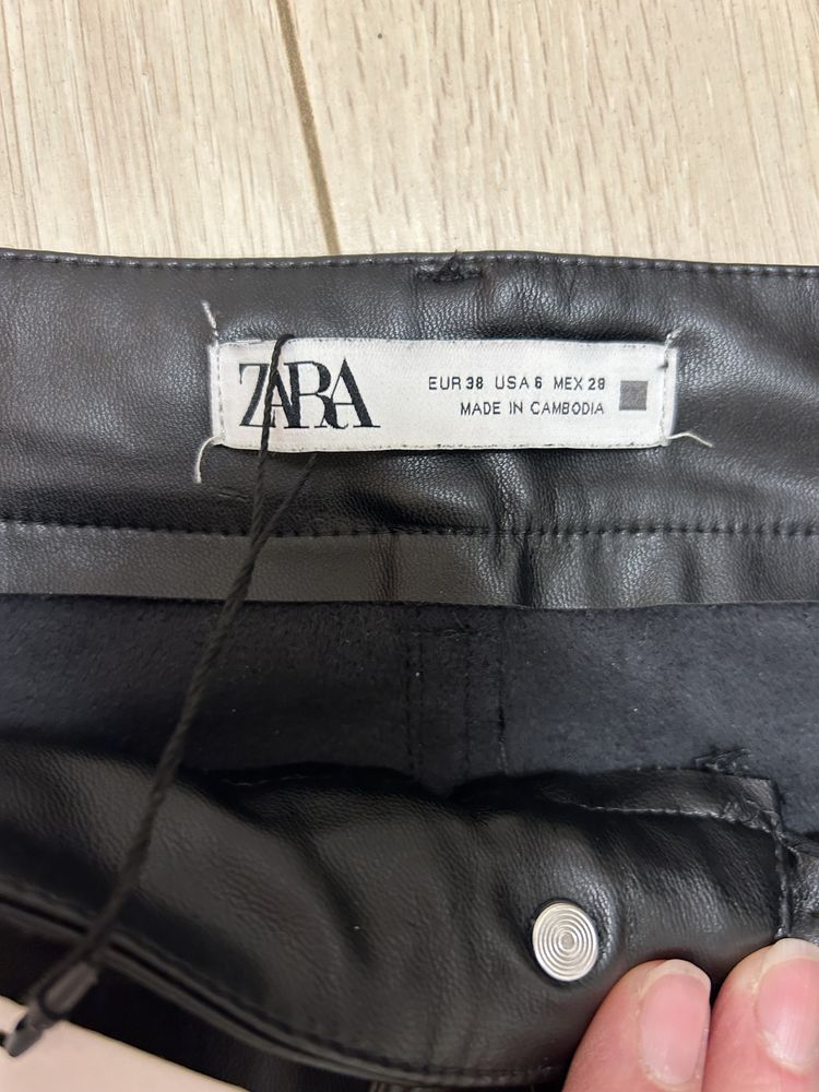 Штани ZARA з екошкіри 38р М Нові.