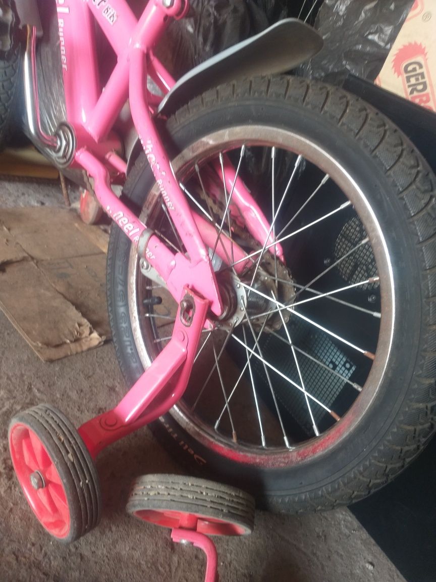 Велосипед детский фирменный heel Runner на возраст 6 - 8 лет