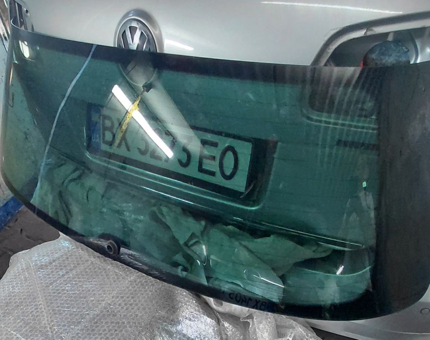 Заднє скло  пасат б7