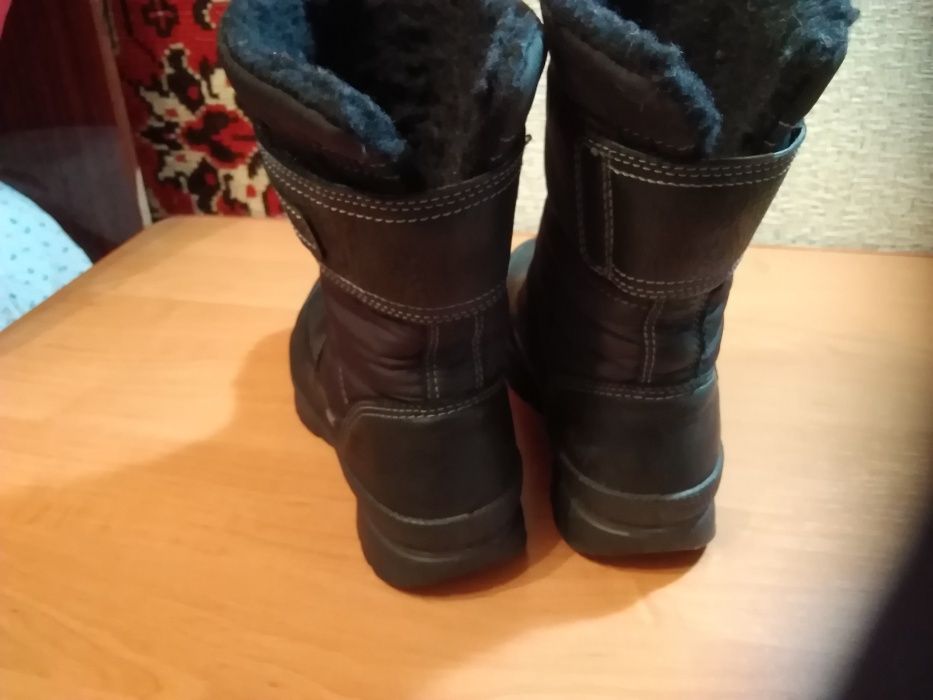 Продам зимние сапоги Ecco