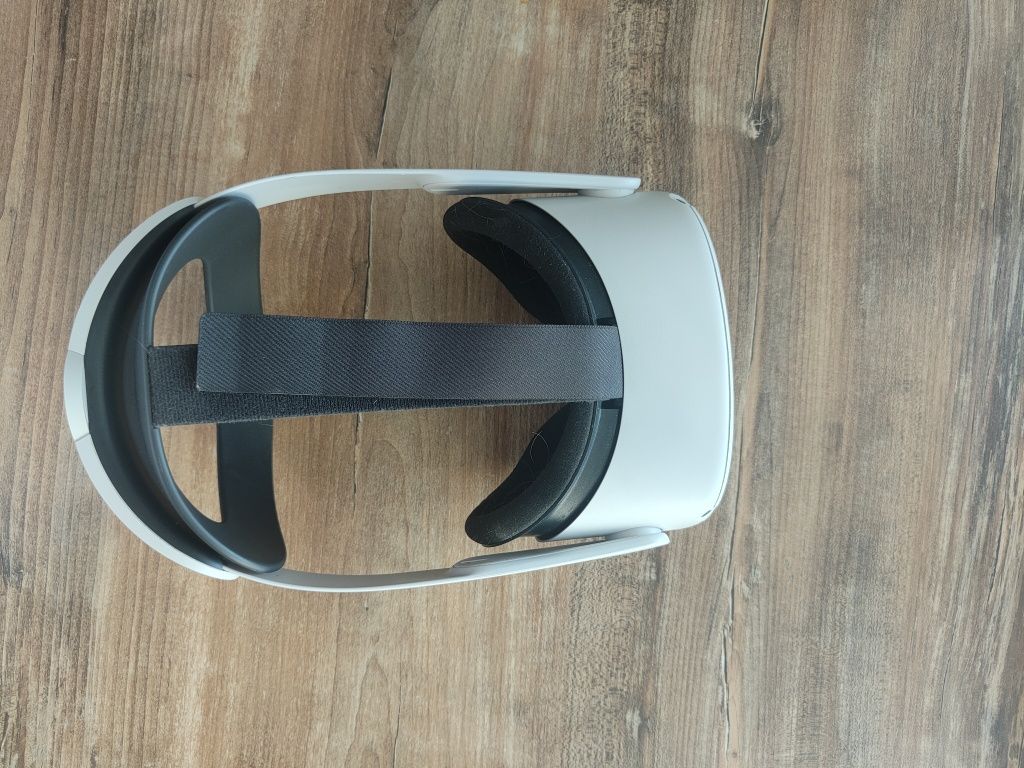Sprzedam oculus quest 2