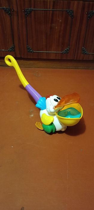 Продам игрушку каталку Пеликан