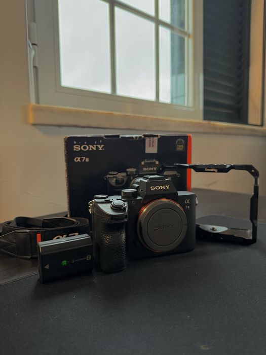 Sony A7III - Corpo & Cage + Acessórios