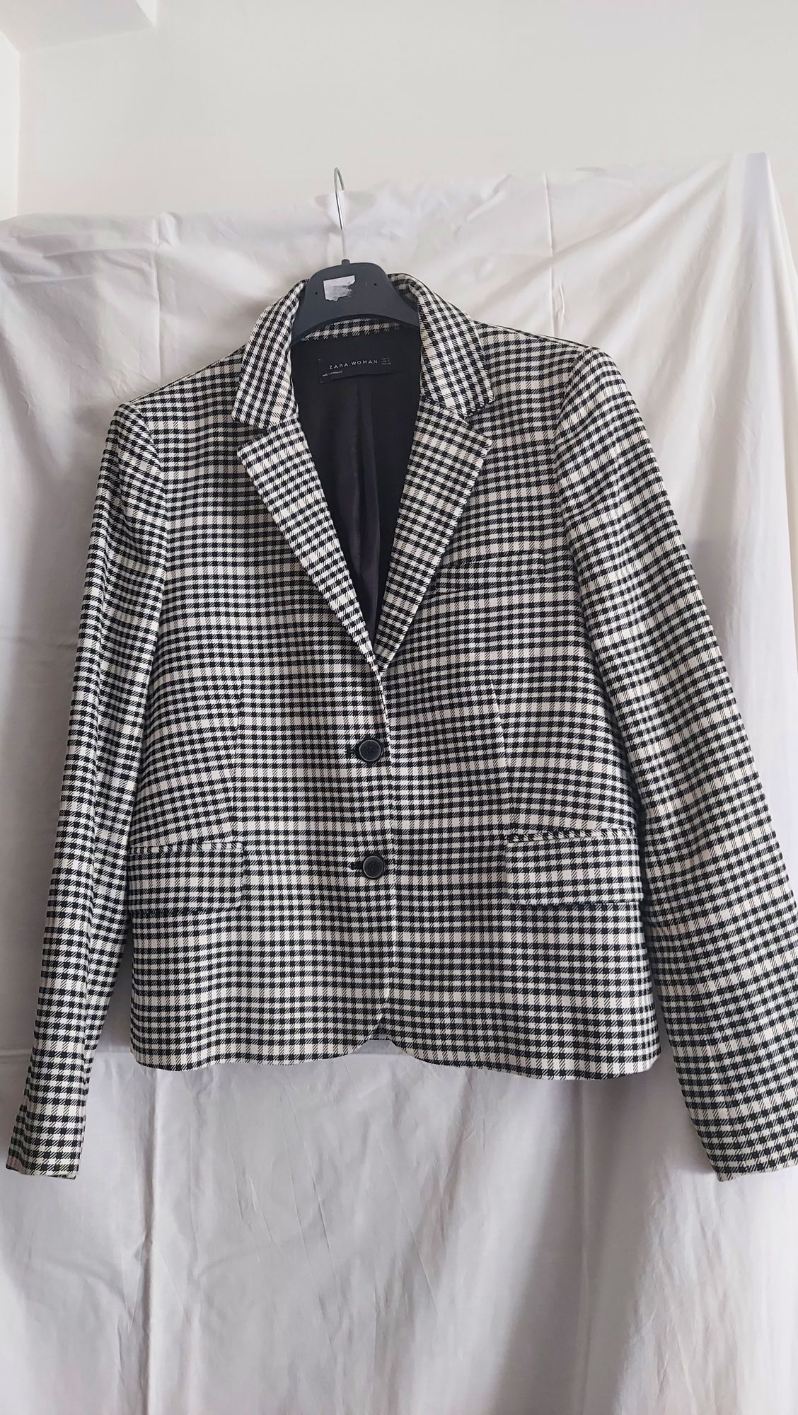 Blazer preto e branco da Zara