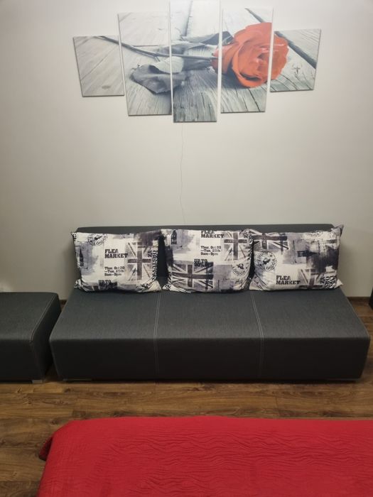 Nowoczesny narożnik z funkcją spania i pojemnikiem na pościel