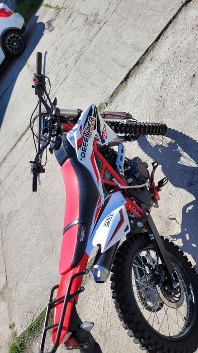 Cross Defender 250cc stan bdb 300km przebieg