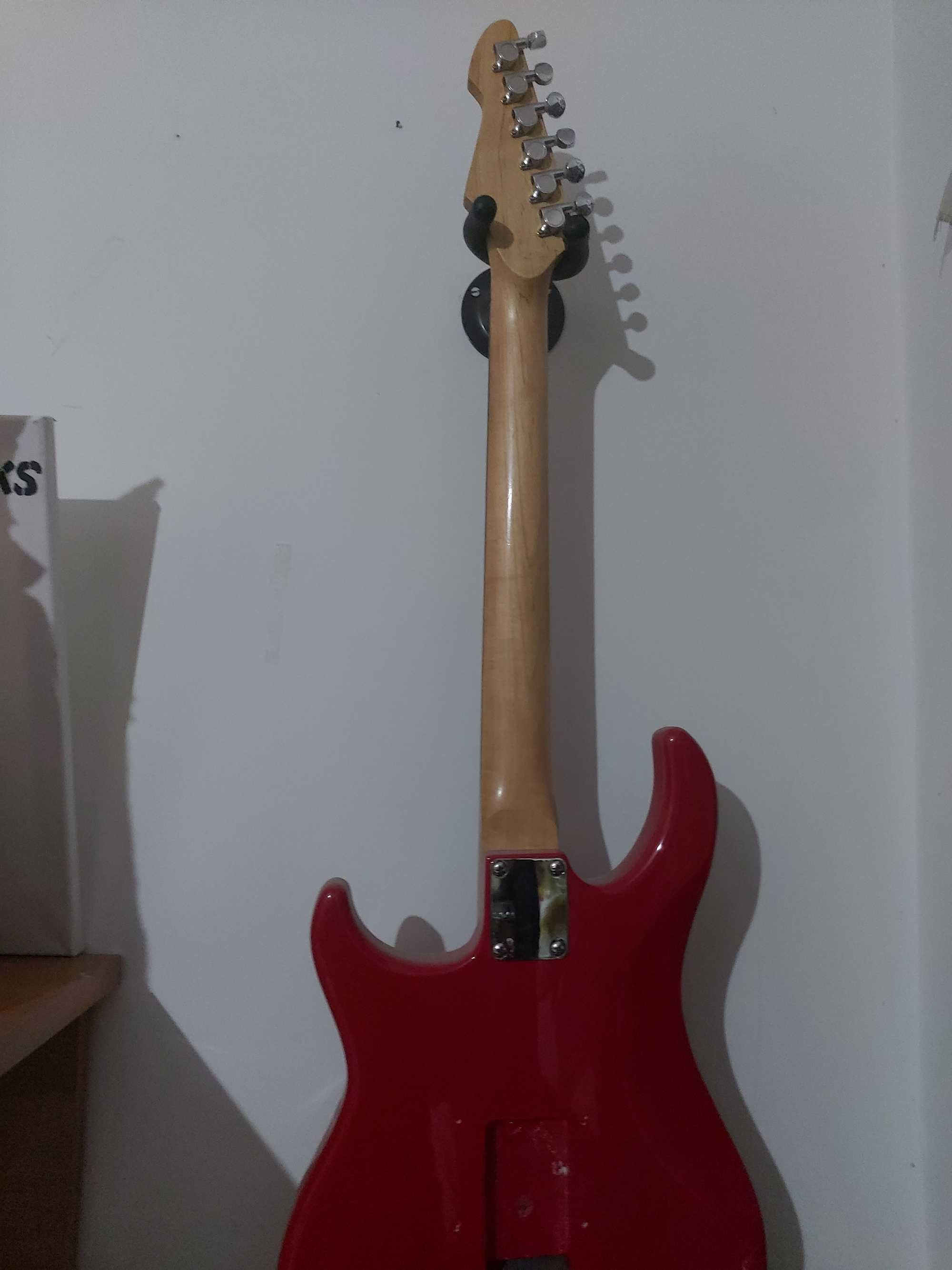 Guitarra Peavey Raptor plus exp CORPO