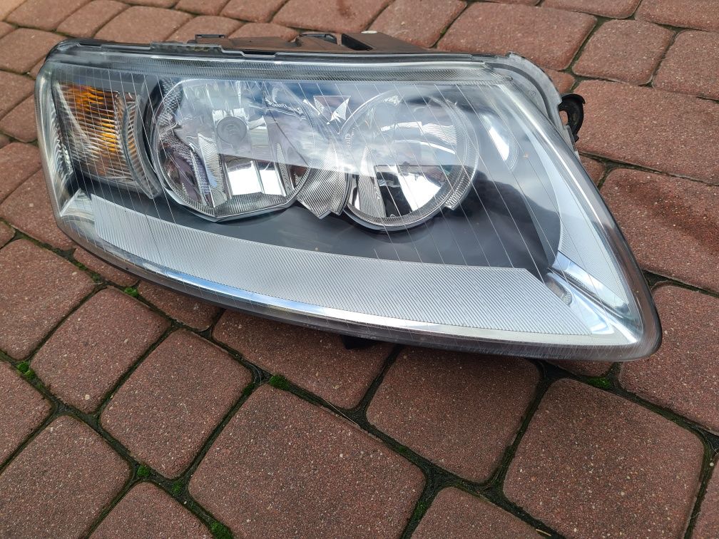 Lampa.Przednia Prawa Zwykla. AUDI a6 c6
