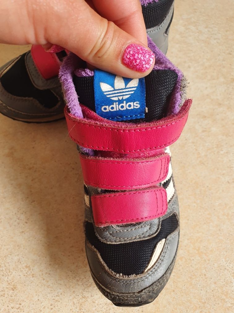 Кроссовки adidas