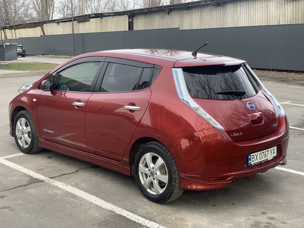 nissan leaf ze0.