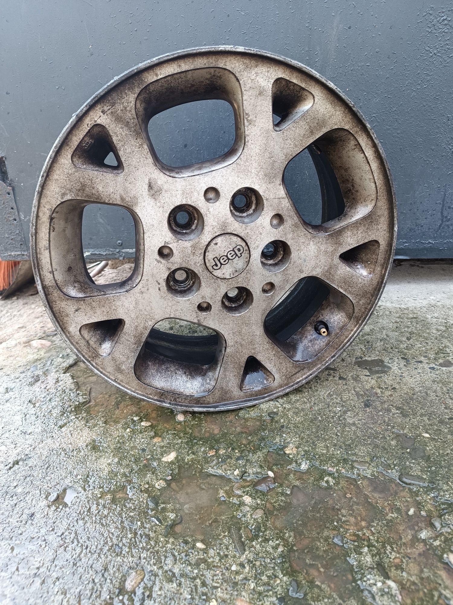 Felgi aluminiowe jeep grand cherokee 2.   16 cali