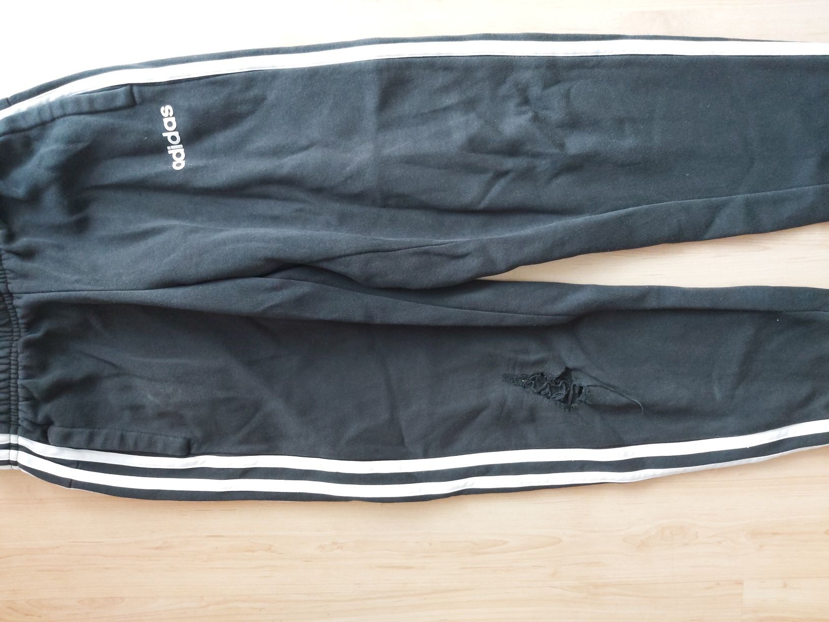 Spodnie dresowe chłopięce Adidas 146