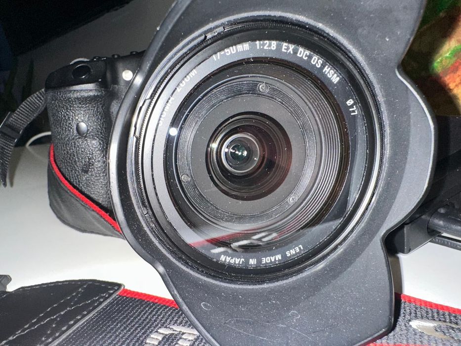 професійний фотоапарат Canon EOS 7D з обʼєктивом Sigma DC 17-50mm