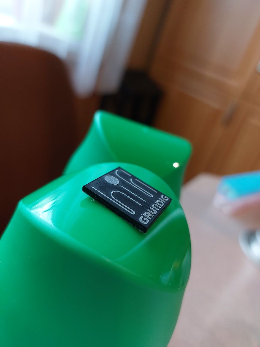 Grundig, znaczki, logo, emblematy, pakiet 8 sztuk
