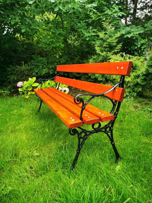 Żeliwo (nogi do ławek)