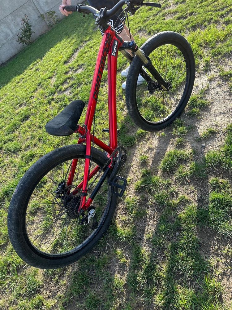 Rower Dartmoor two6player red devil short dirt mtb stunt