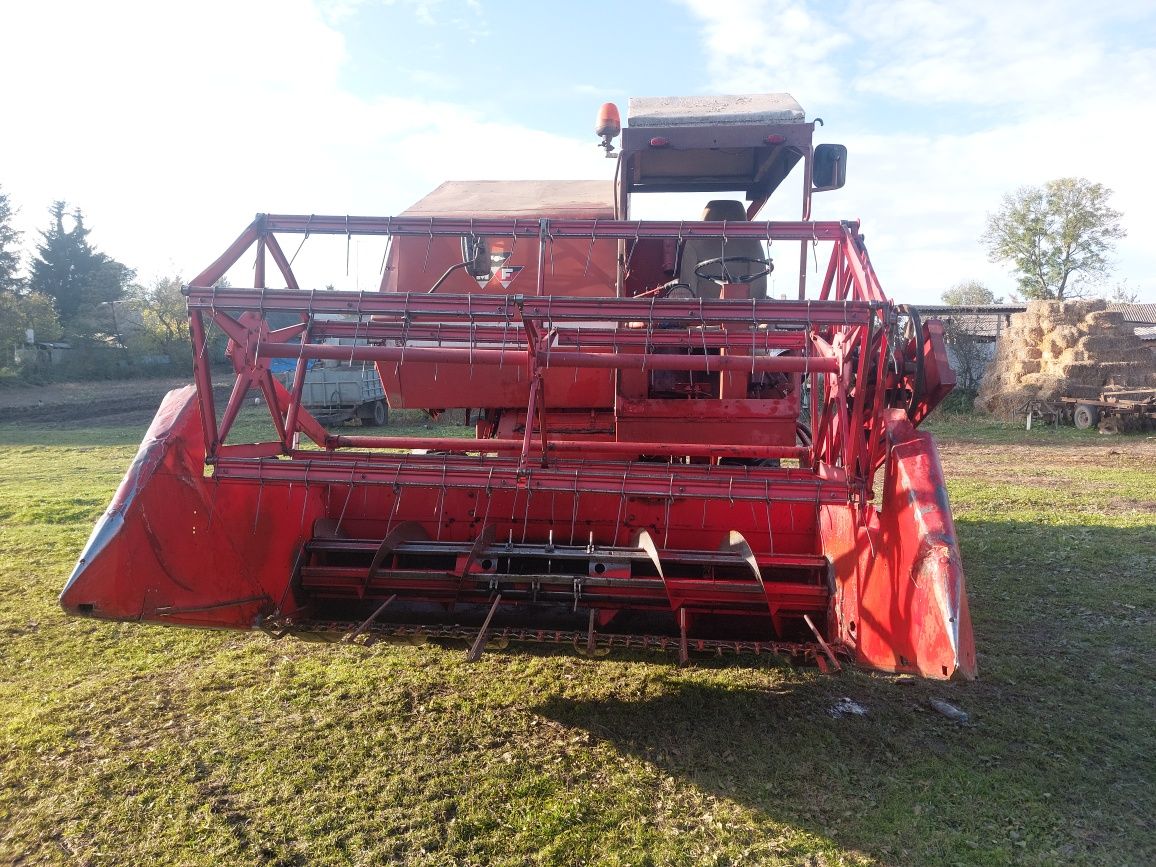 Комбайн Massey Ferguson 186