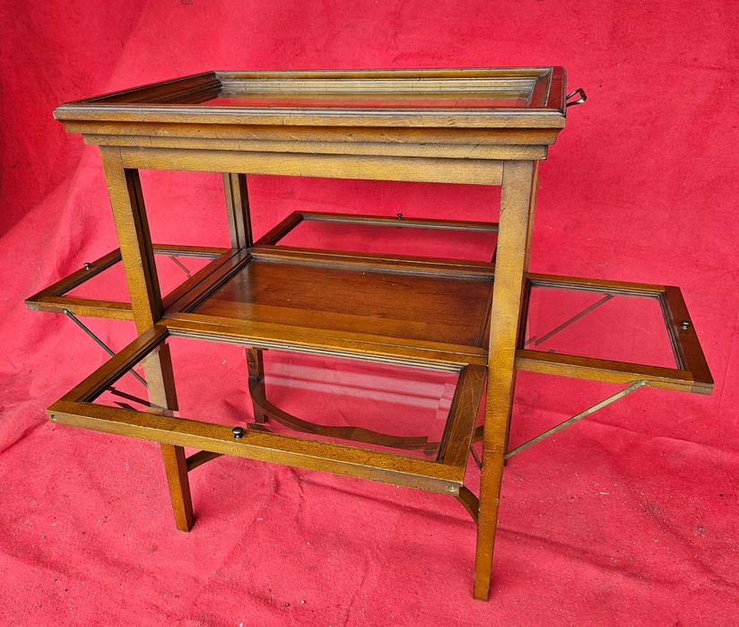 Vitrine inglesa - móvel expositor