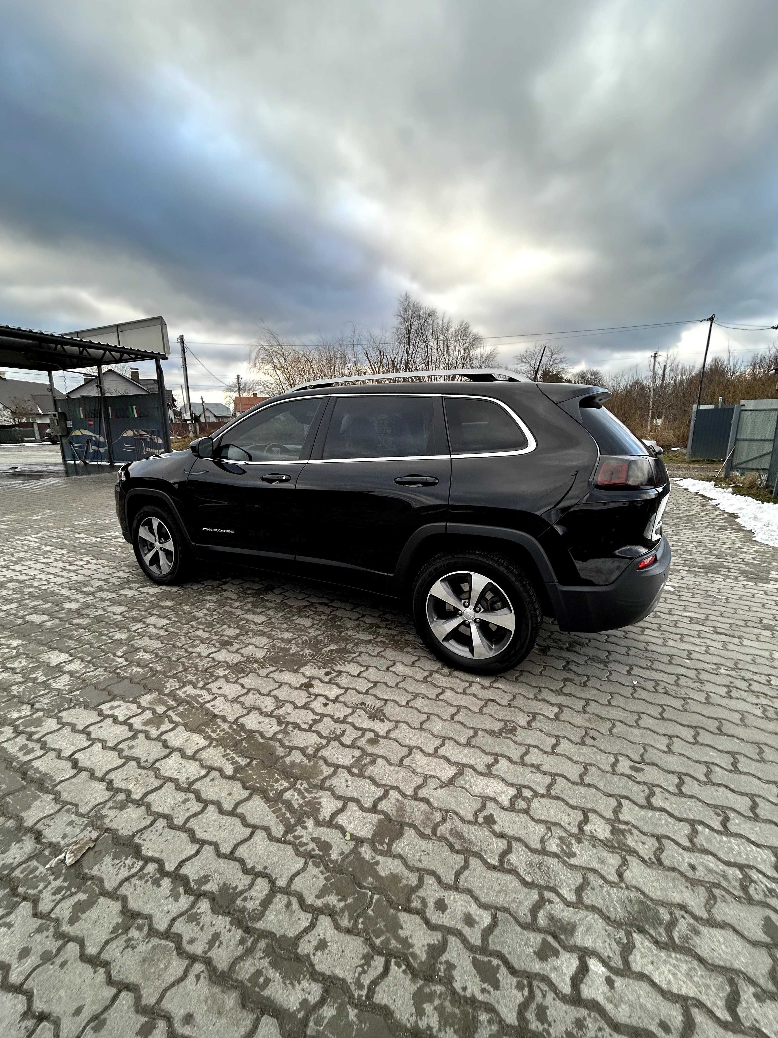 Jeep Cherokee 2018 рестайл 3.2 бензин