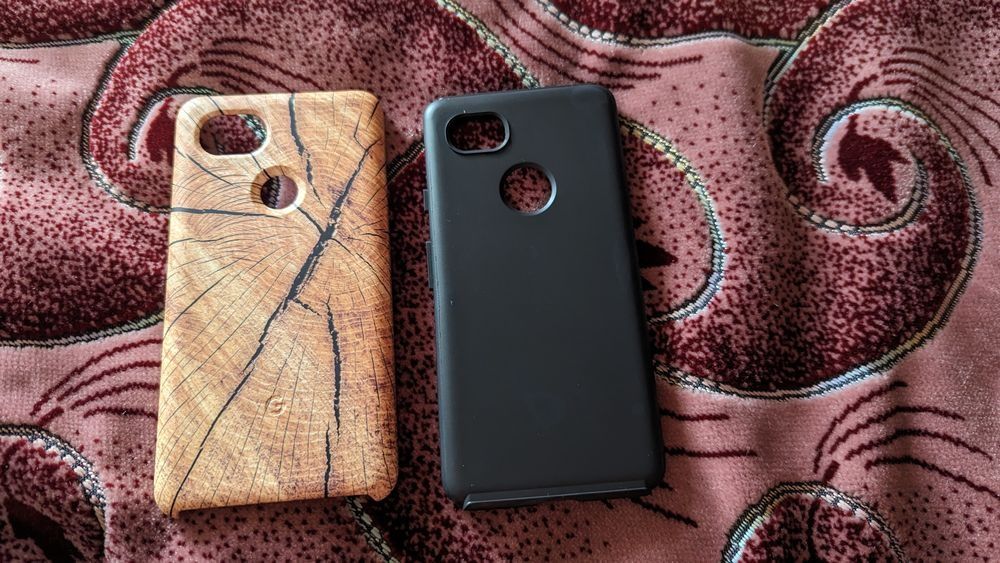 Продам чохол протиударний official Earth live case Google pixel 2 XL.