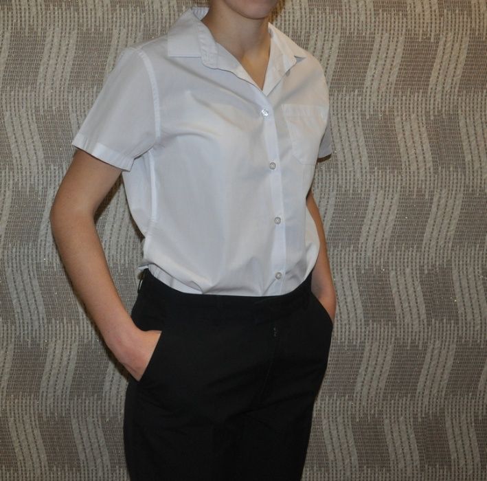 Белая рубашка с кротким рукавом на мальчика 13-14 лет