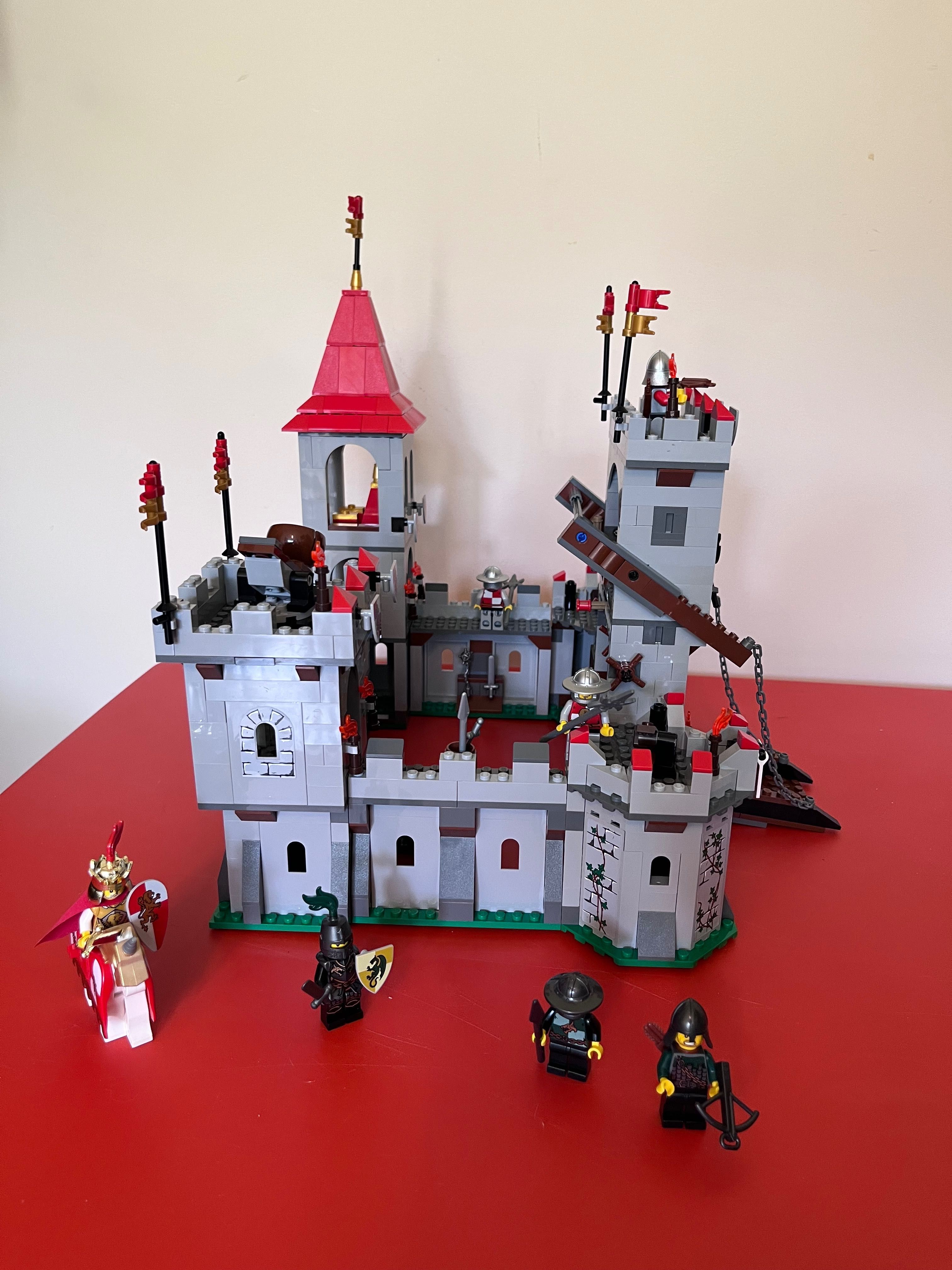 Kompletne LEGO Castle 7946 Zamek Króla