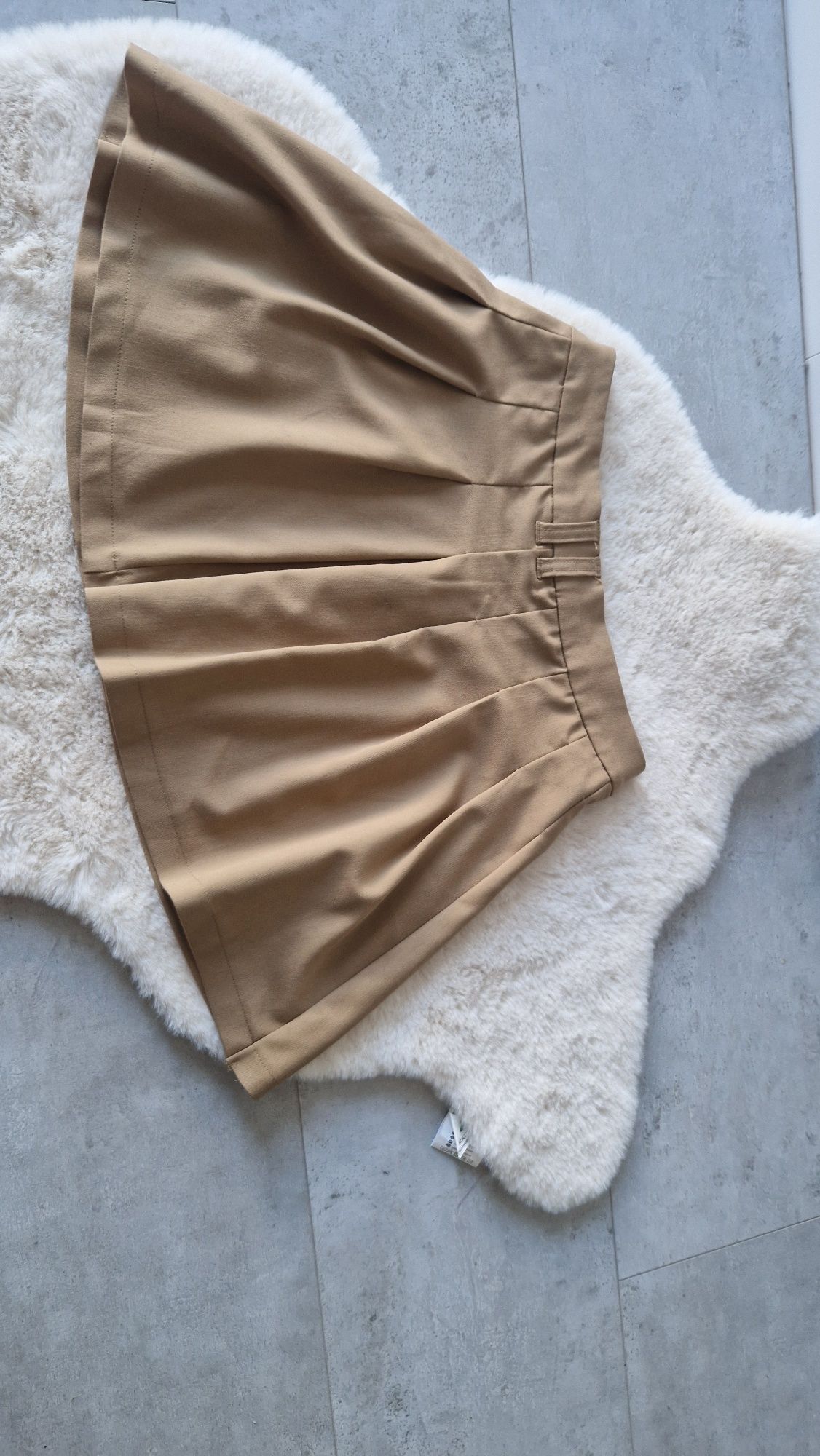 Beżowa spódniczka H&M Divided plisowana 34