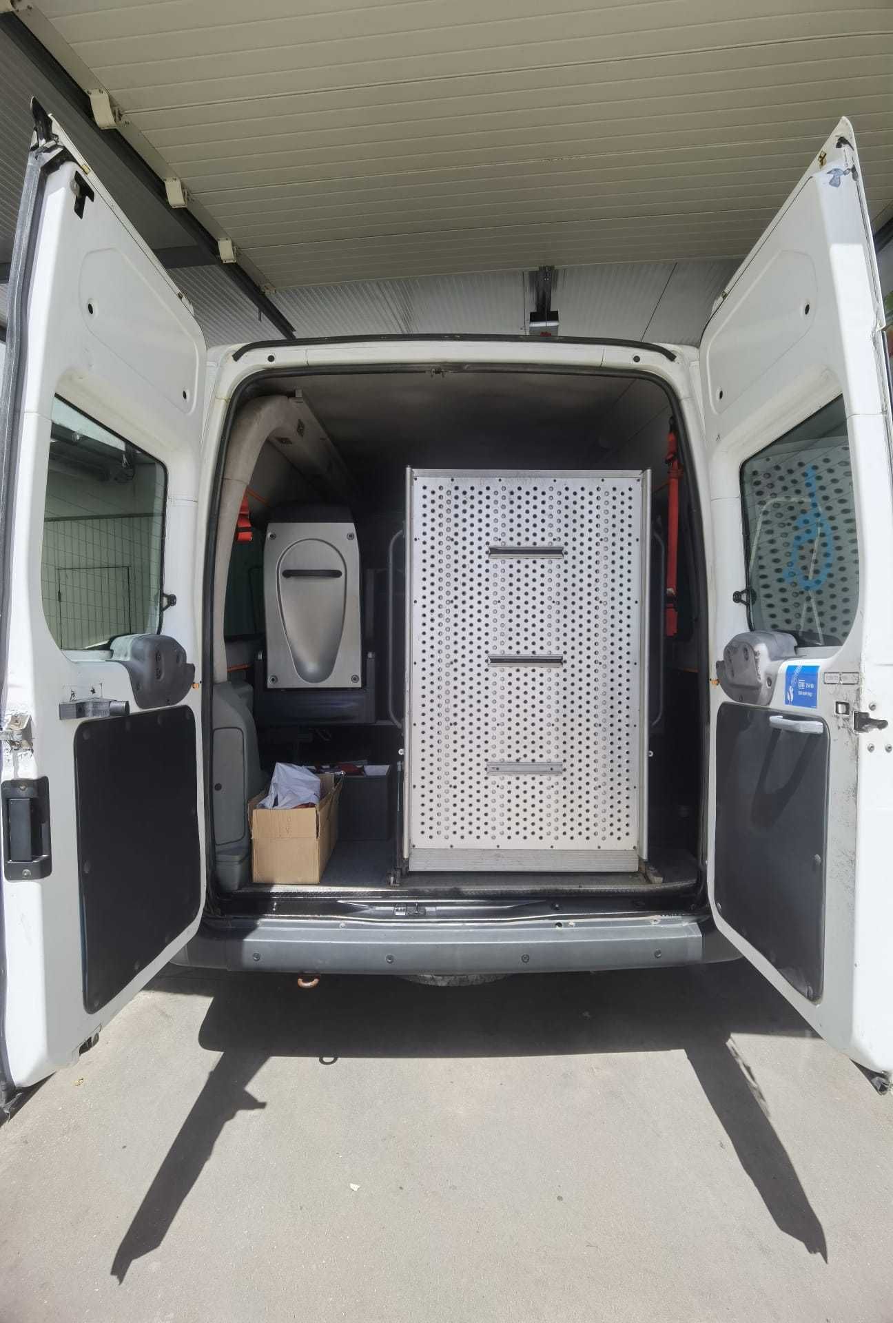 Ford Transit 9 lugares rampa deficientes
