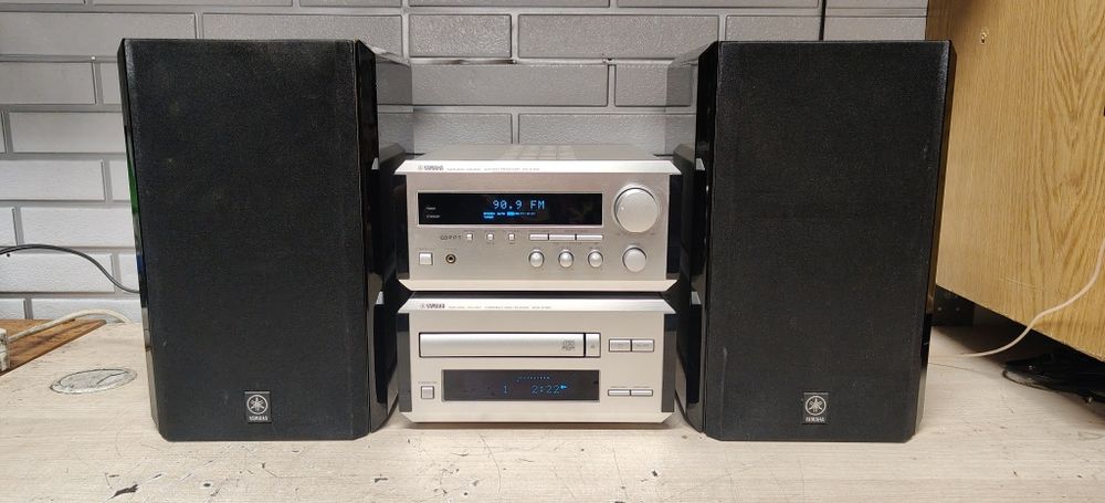 Wieża YAMAHA RX-100 Pianocraft.