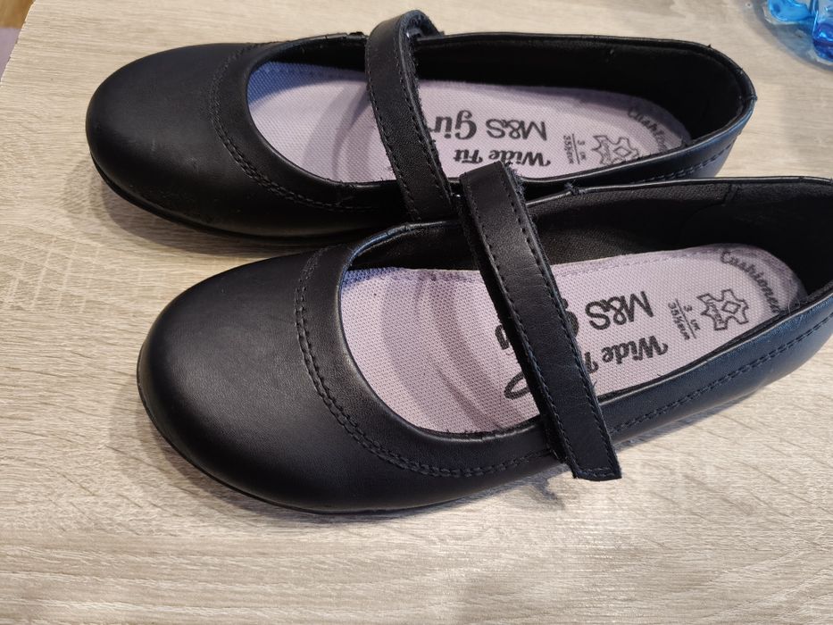Czarne buciki baletki lakierki 35,5 M&S