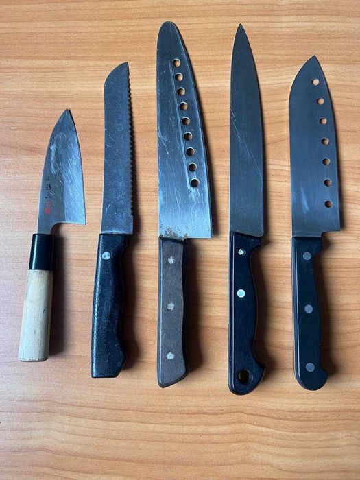 Набор из 5 кухонных ножей привезенных из Японии.