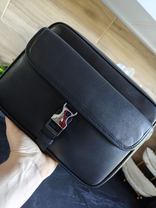 Elegancka saszetka czarna męska pojemna skóra naturalna