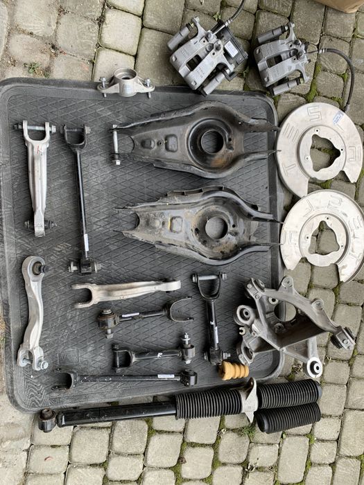 Tesla Model Y Ричаг